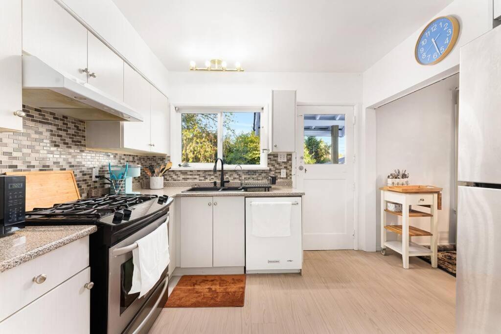 Amazing House In The Heart Of Dt/yvr/ubc *