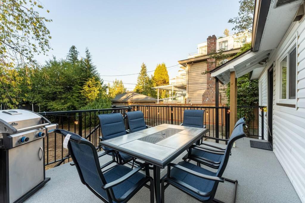Amazing House In The Heart Of Dt/yvr/ubc Holiday home