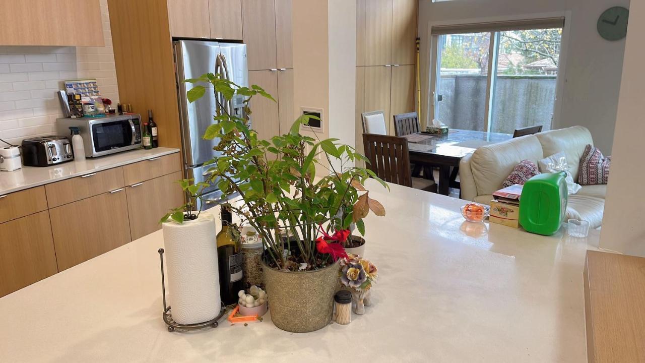 5 Mins Walk To Skytrain Station *
