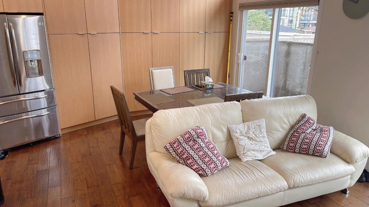 Villa 5 Mins Walk To Skytrain Station