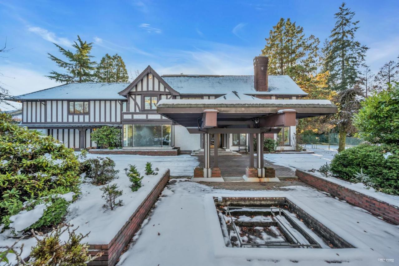 Historic Specious In West Vancouver