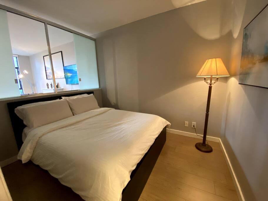 Apartment Entire In Heart Of Downtown *