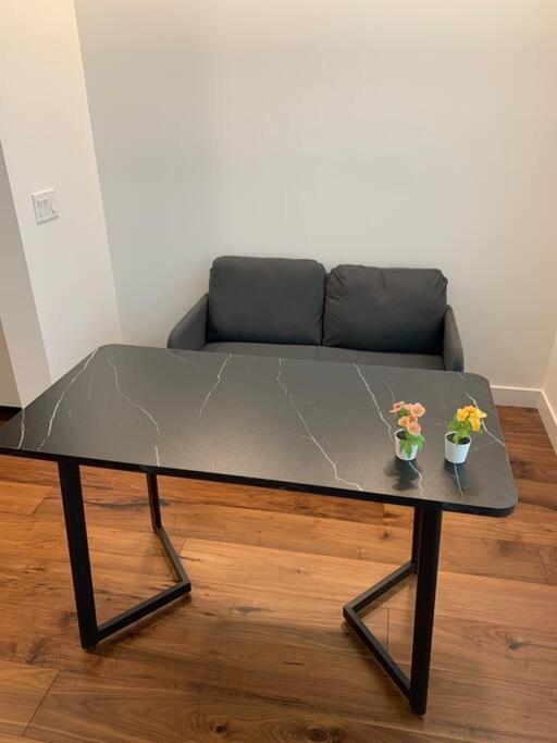 Explore Qe Park From Luxury Studio Apartment *