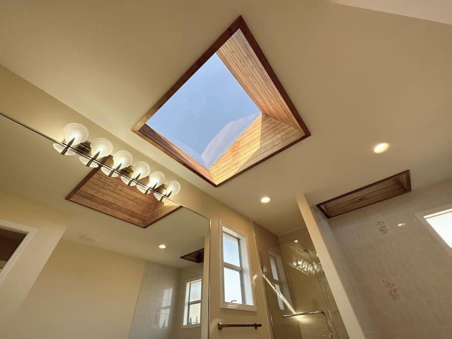 Villa Super Cosy 8bed & 6bath In Heart Near To Airport Vancouver