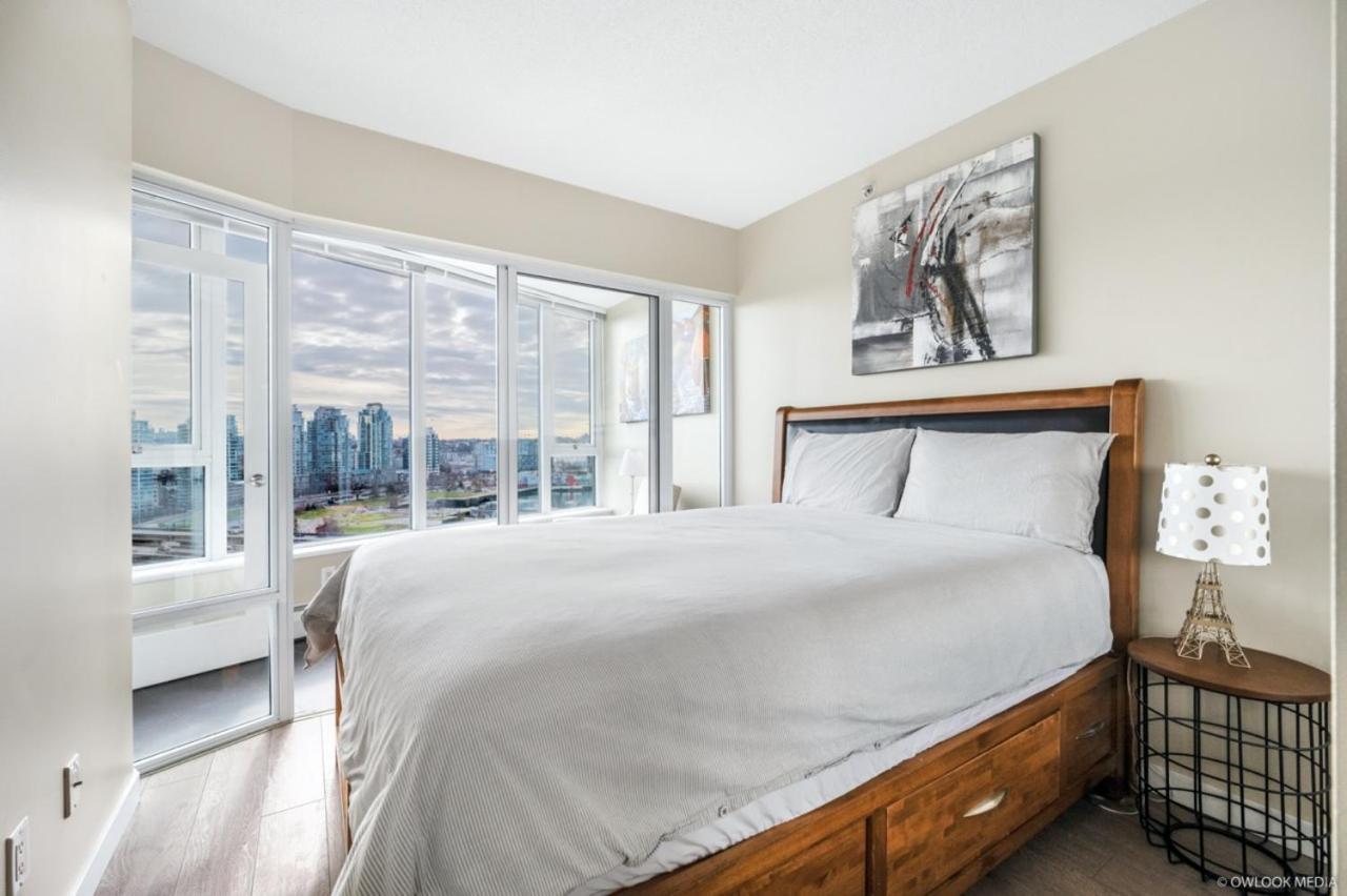 Explore Downtown From Luxury 1 Bed/bath Apartment Vancouver