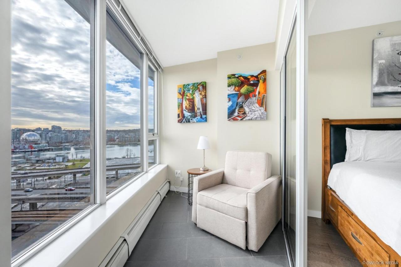 Apartment Explore Downtown From Luxury 1 Bed/bath Vancouver