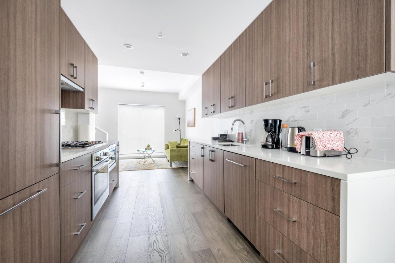 New 3bd Townhouse Near Qe Park Ferienhaus *