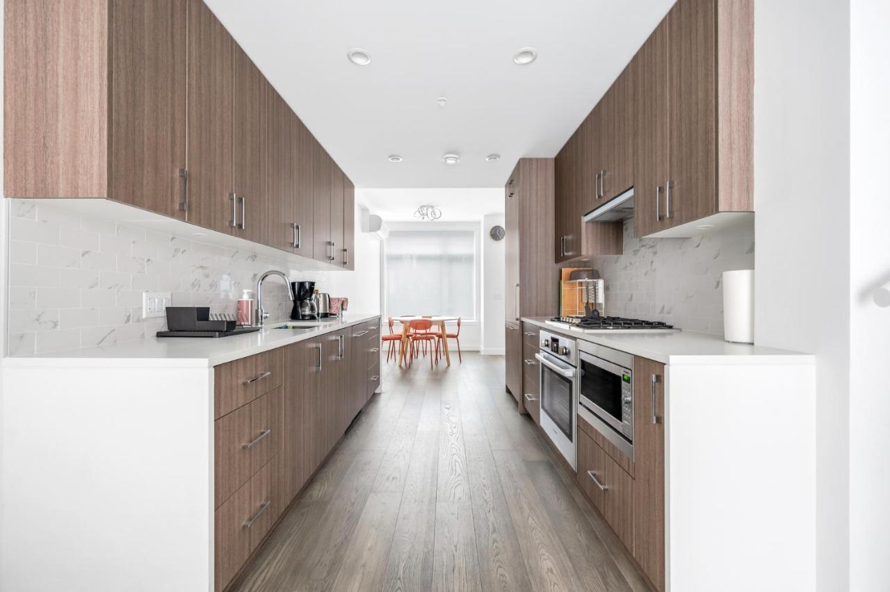 New 3bd Townhouse Near Qe Park Ferienhaus *