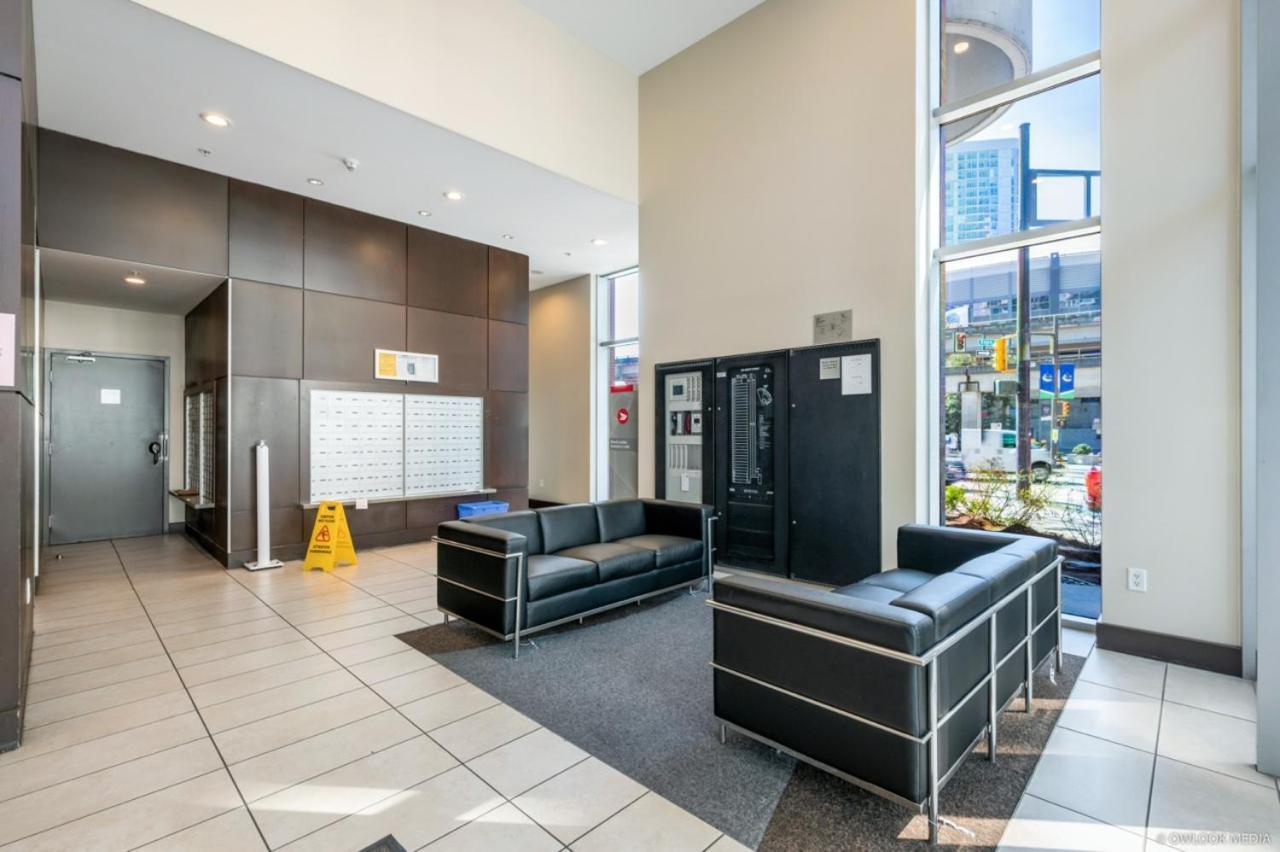 Explore Downtown From Luxury 1 Bed/bath Vancouver