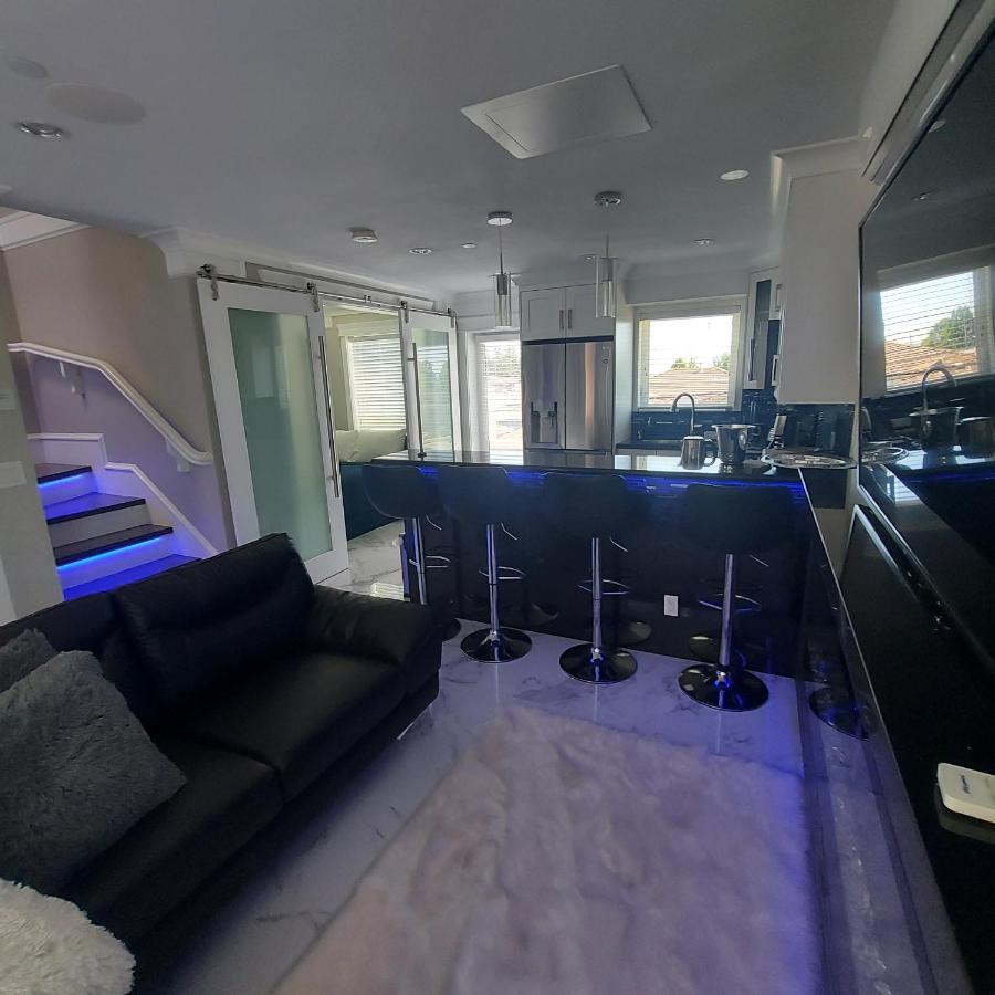 Apartment Beautiful Bright 3 Bed Townhouse *