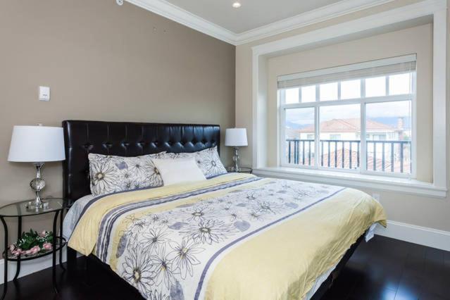 Guest house Rare Find Exquisitely New Quiet & Safe Skytrain *