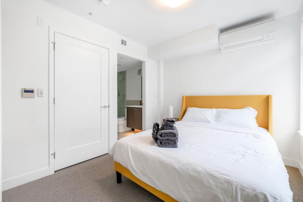 New 3bd Townhouse Near Qe Park Ferienhaus *