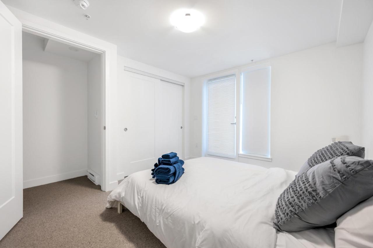 New 3bd Townhouse Near Qe Park Ferienhaus *