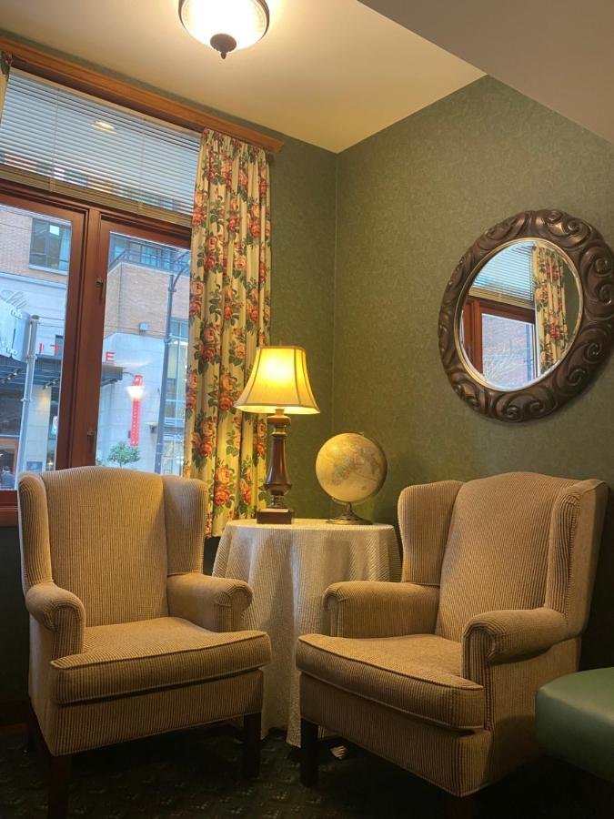 Kingston Hotel 3*