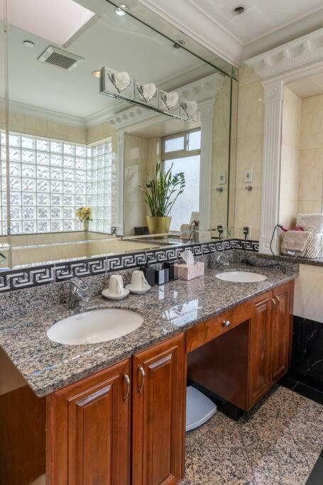 South 15mins From Airport/20mins From Dt * Vancouver