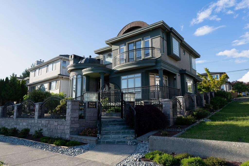 South 15mins From Airport/20mins From Dt * Vancouver