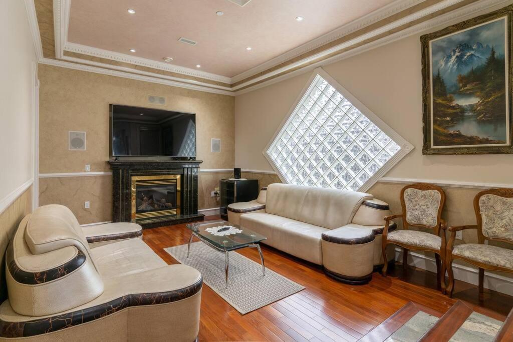 South 15mins From Airport/20mins From Dt Vancouver