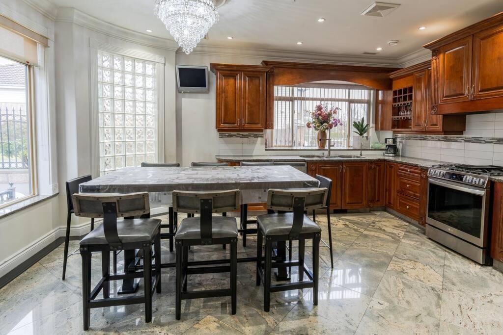 South 15mins From Airport/20mins From Dt Holiday home *