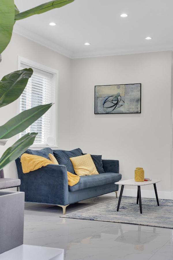 Holiday home Family-friendly, 3 Bed House - Private Backyard-central Location Vancouver