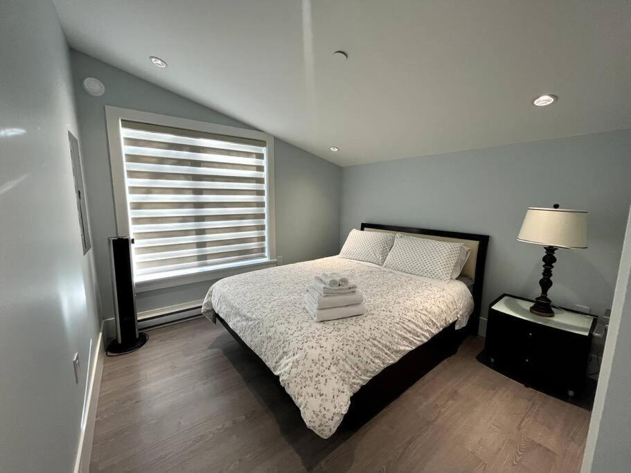 Entire Brand New 3 Bed 2 Bath Ferienhaus *