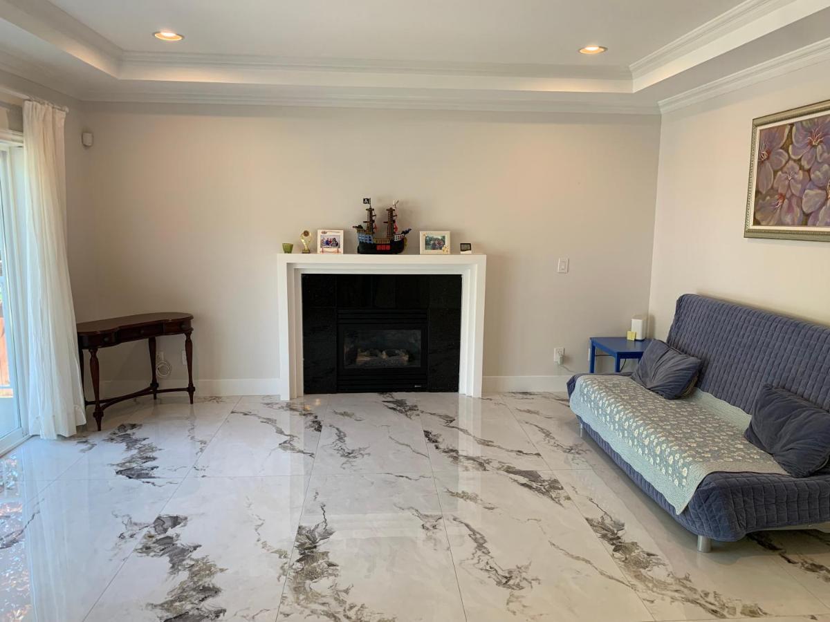 Cozy Private In Charming Dunbar-southlands