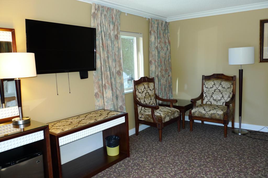The Deluxe 2* Vancouver