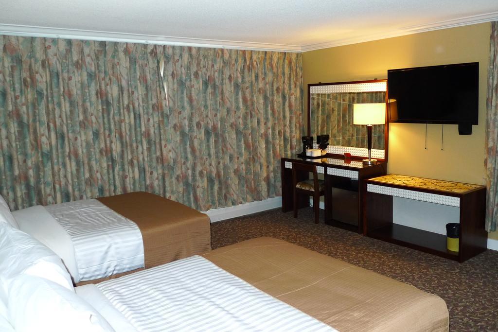 Hotel The Deluxe 2*