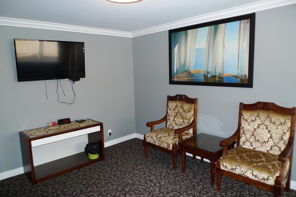 The Deluxe Hotel 2*