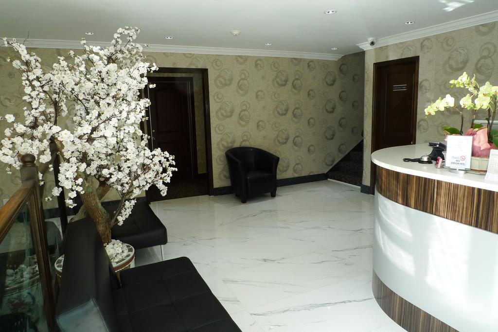 Hotel The Deluxe 2*