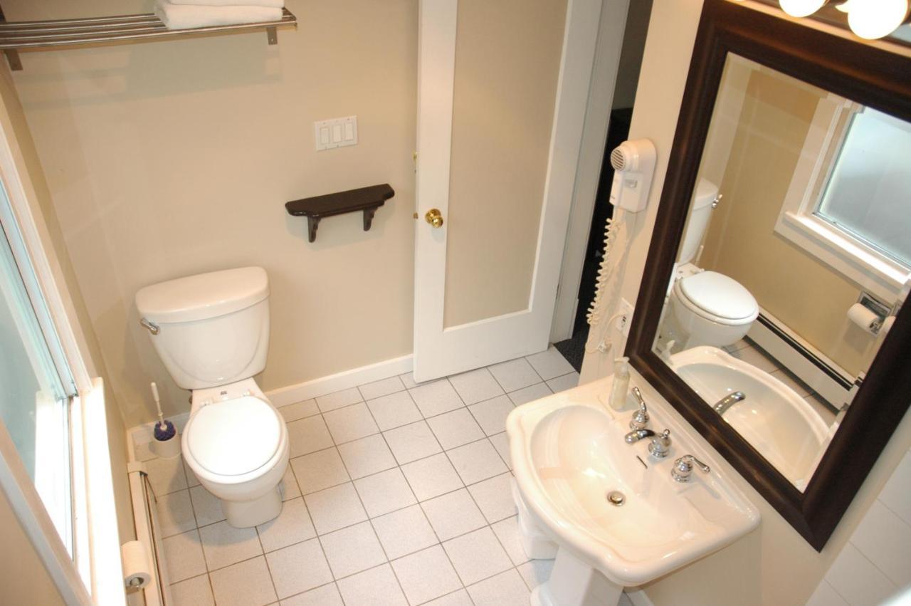 Douglas Bed & Breakfast Vancouver