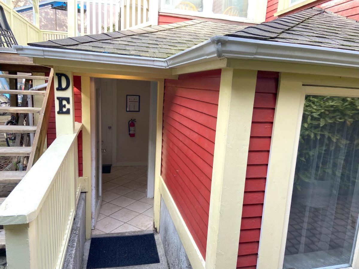 Douglas Bed & Breakfast Vancouver