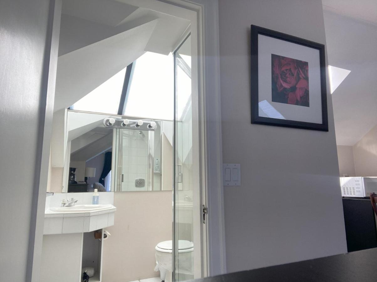 Douglas Bed & Breakfast Vancouver