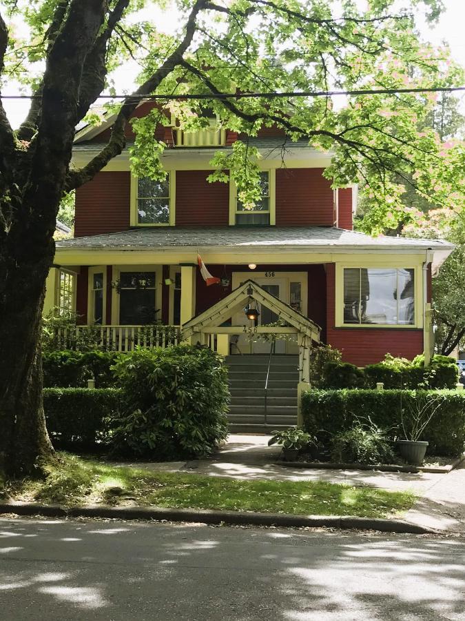 Douglas Bed & Breakfast
