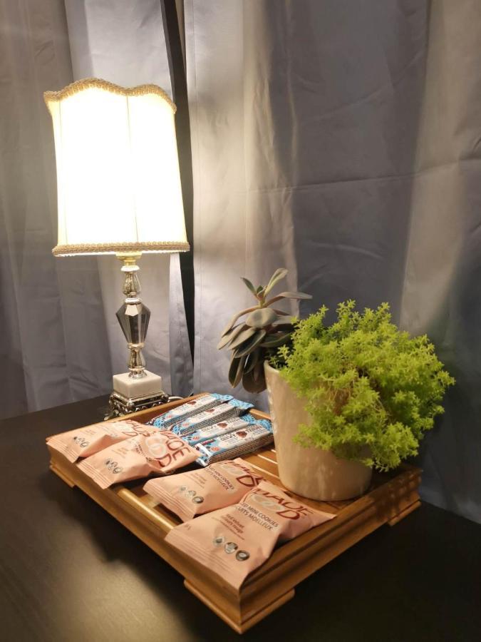 Nest Near Yvr Ubc Downtown Homestay *