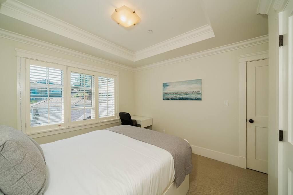 Tranquil Haven~close To Ubc And Downtown Delights Holiday home Vancouver