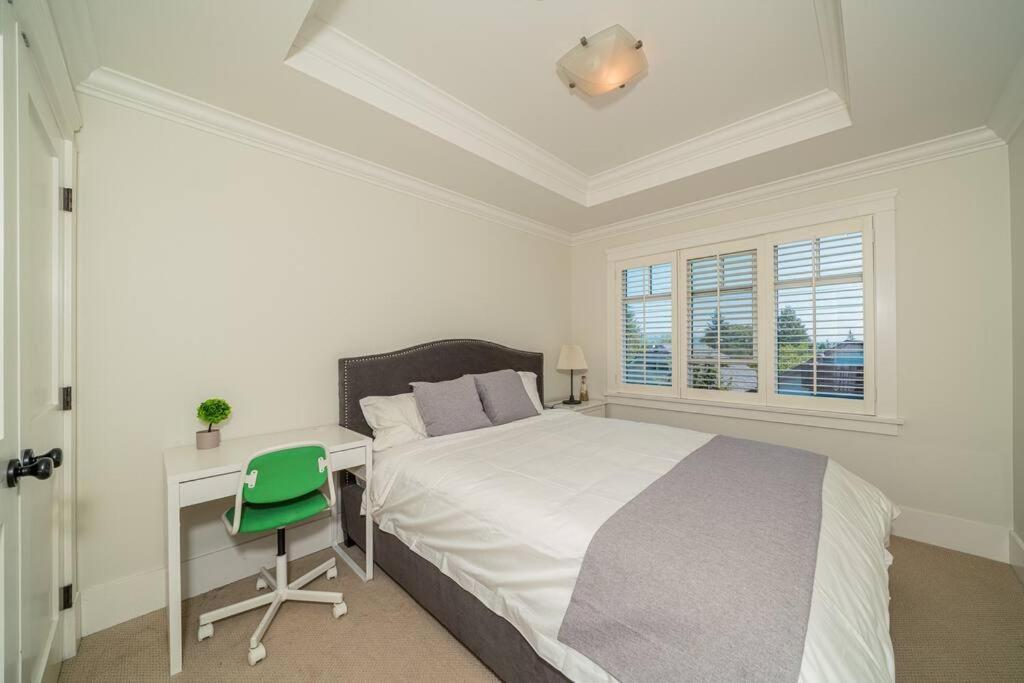 Holiday home Tranquil Haven~close To Ubc And Downtown Delights Vancouver