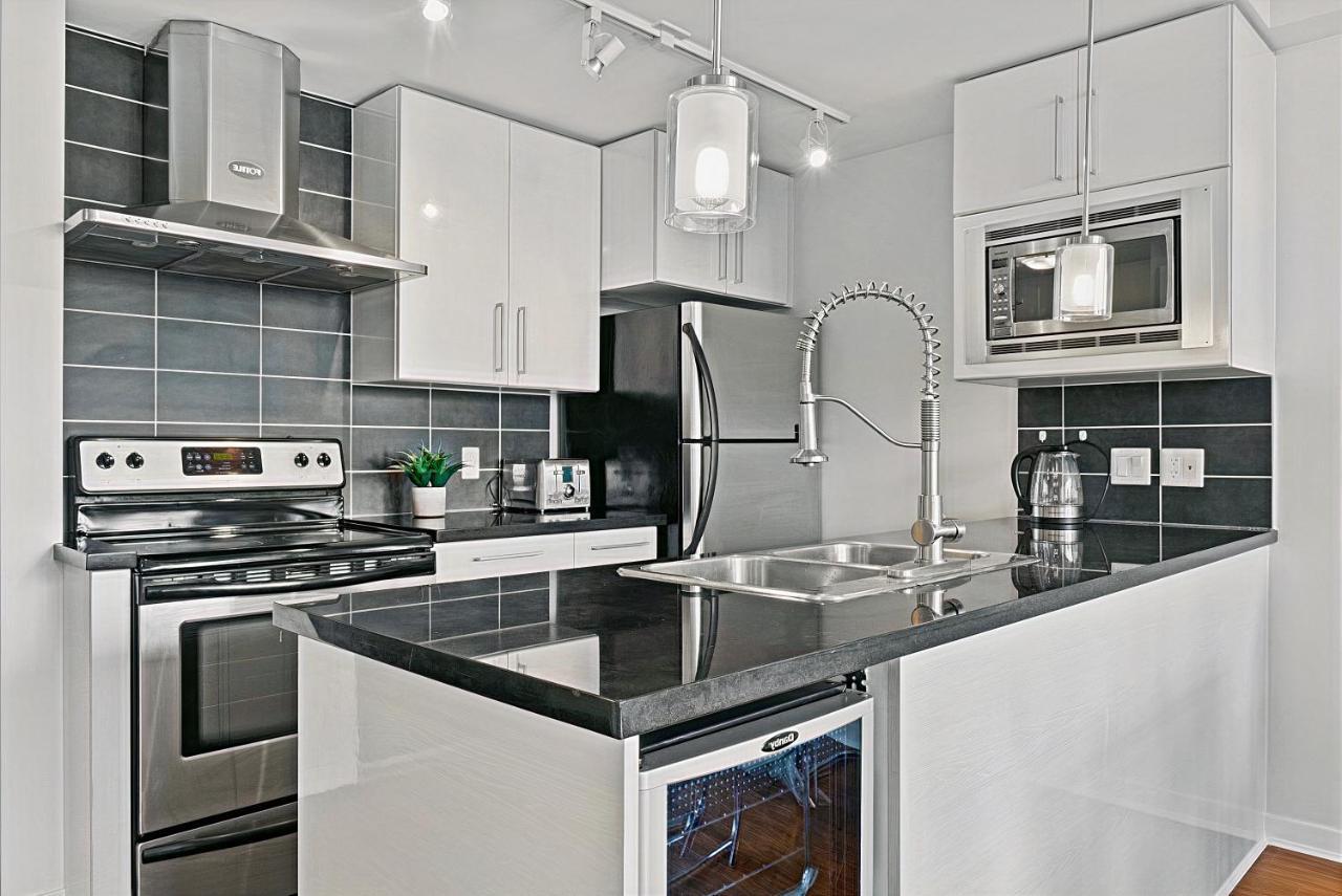 Luxe 2 Bedroom With Panoramic Views Of Apartment