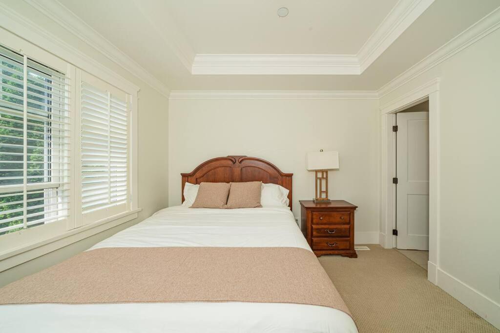 Holiday home Tranquil Haven~close To Ubc And Downtown Delights