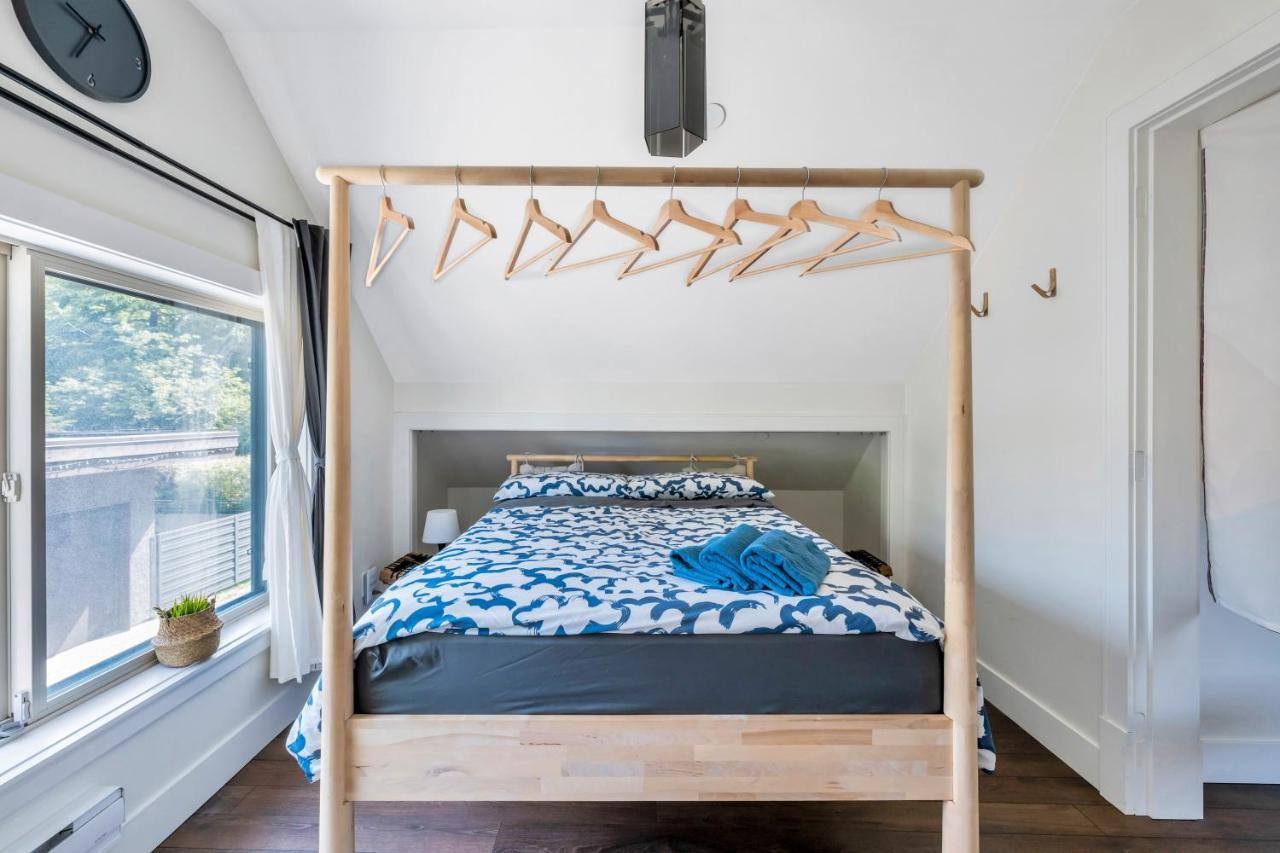 Minimal - 90 Nights Min Guest house