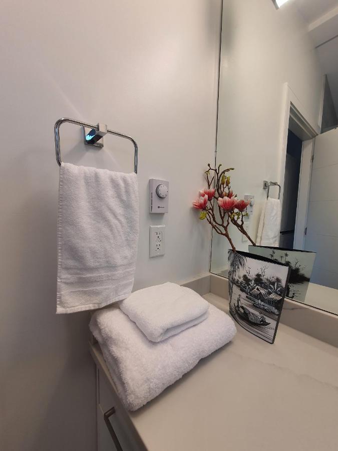 Ferienhaus The Cozy House, Convenient & Beyond Vancouver
