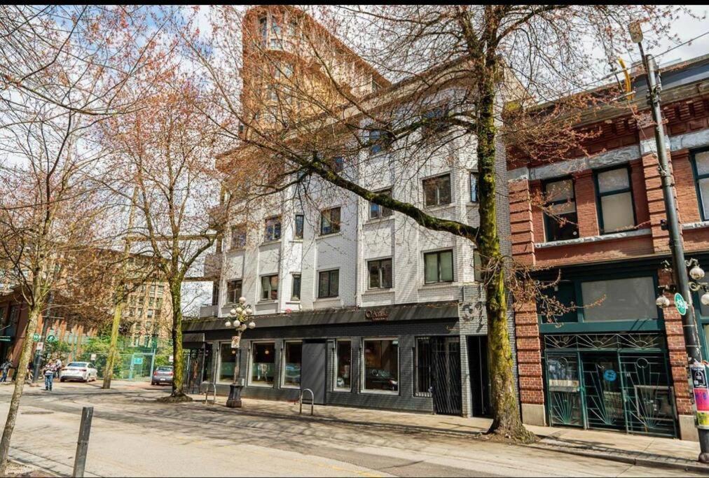 Apartment Hidden Gem: Historical Gastown *