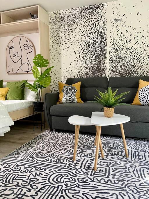 Hidden Gem: Historical Gastown Apartment