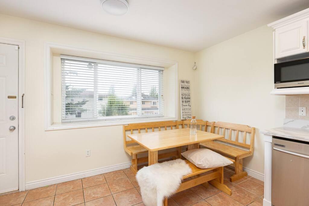 Villa Near Downtown East@ Joyce Skytrain