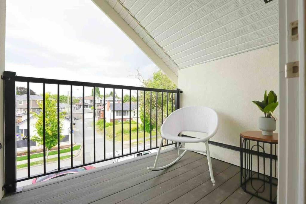Four Bedrooms New Lovely Duplex House-1628 * Vancouver