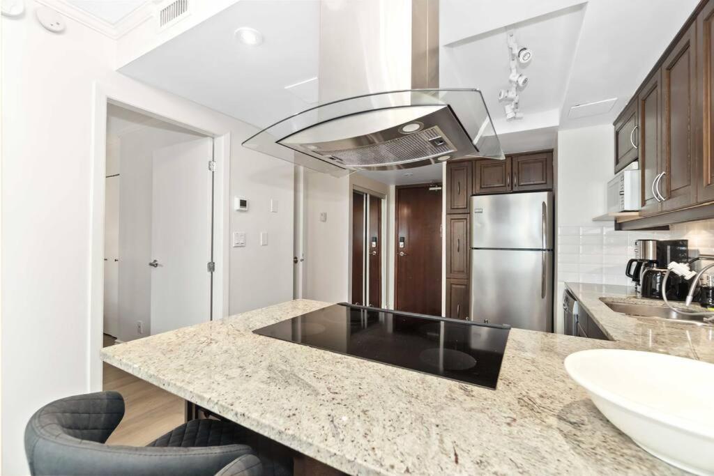 2br With Breathtaking View In Downtown! Free Parking - 6 Sleep * Vancouver