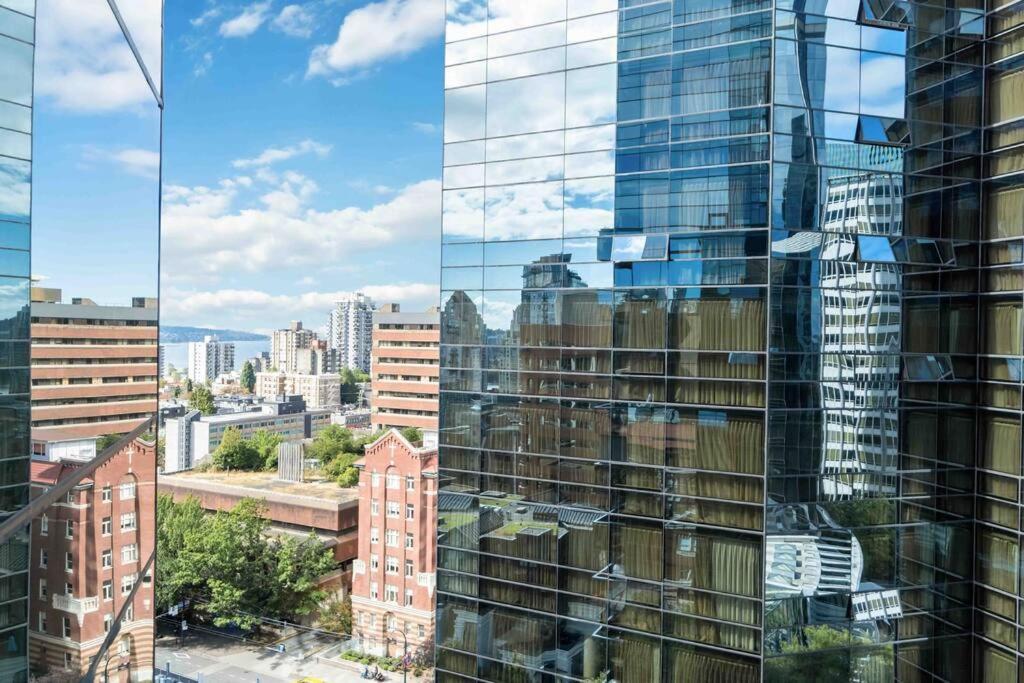 2br With Breathtaking View In Downtown! Free Parking - 6 Sleep * Vancouver