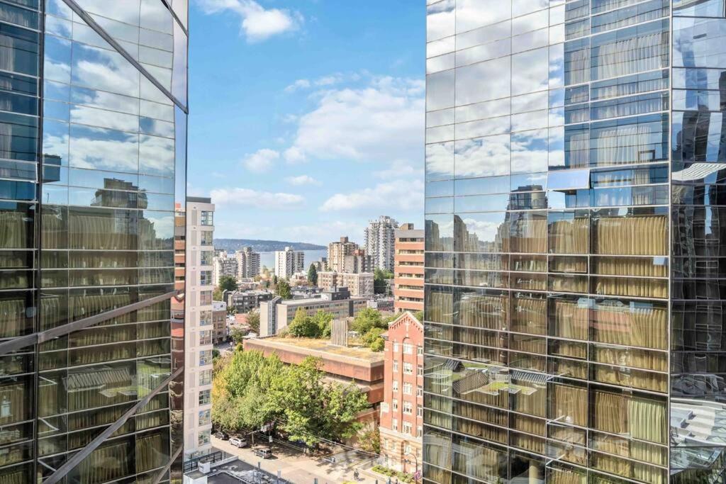 2br With Breathtaking View In Downtown! Free Parking - 6 Sleep * Vancouver