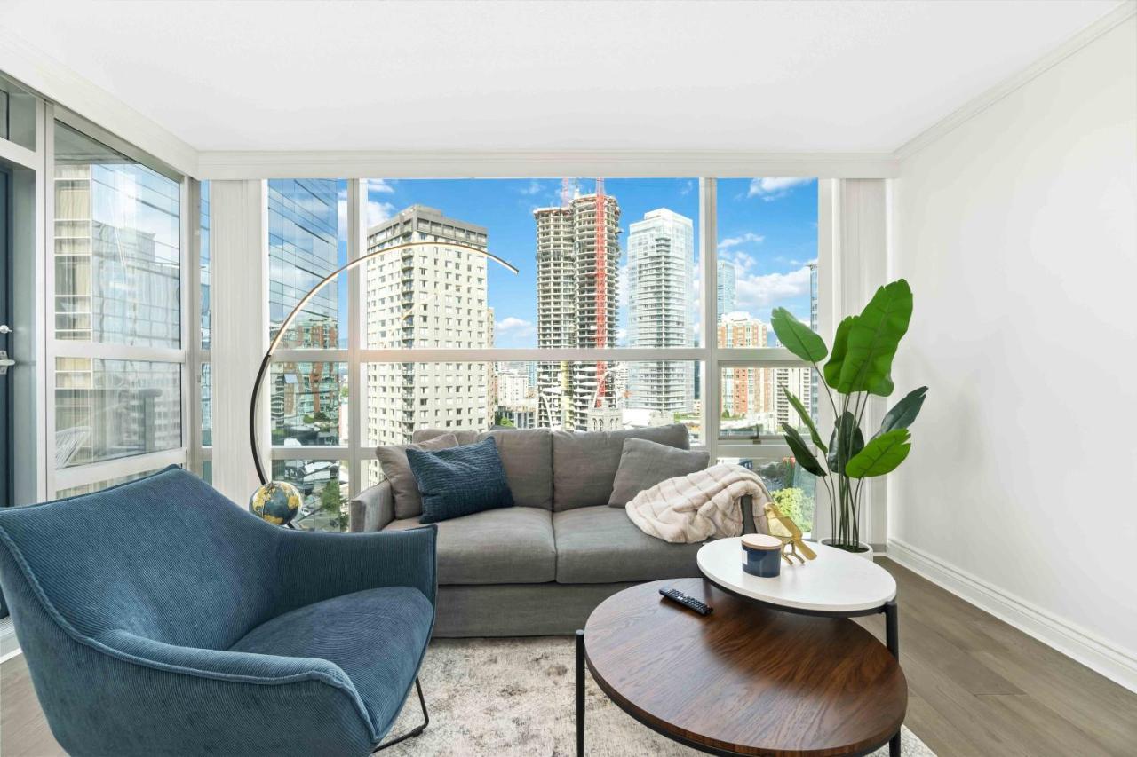 2br With Breathtaking View In Downtown! Free Parking - 6 Sleep
