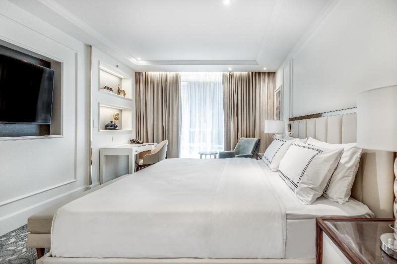 Azur Legacy Collection 5* Vancouver