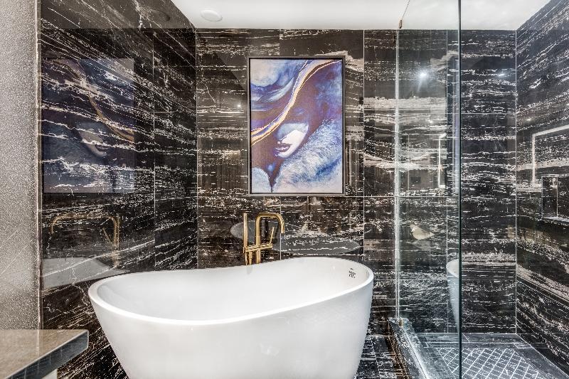 Hotel Azur Legacy Collection Vancouver